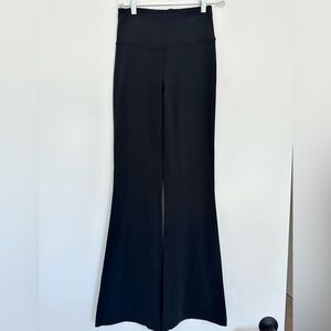 Lululemon groove nulu flared pant size 6 black